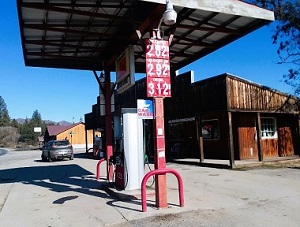 Gas Station in Enterprise, WA